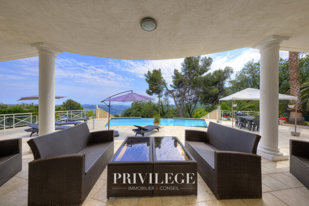 Véritable havre de paix pour cette villa de charme. – 5 pièces – 4 chambres – 200 m²