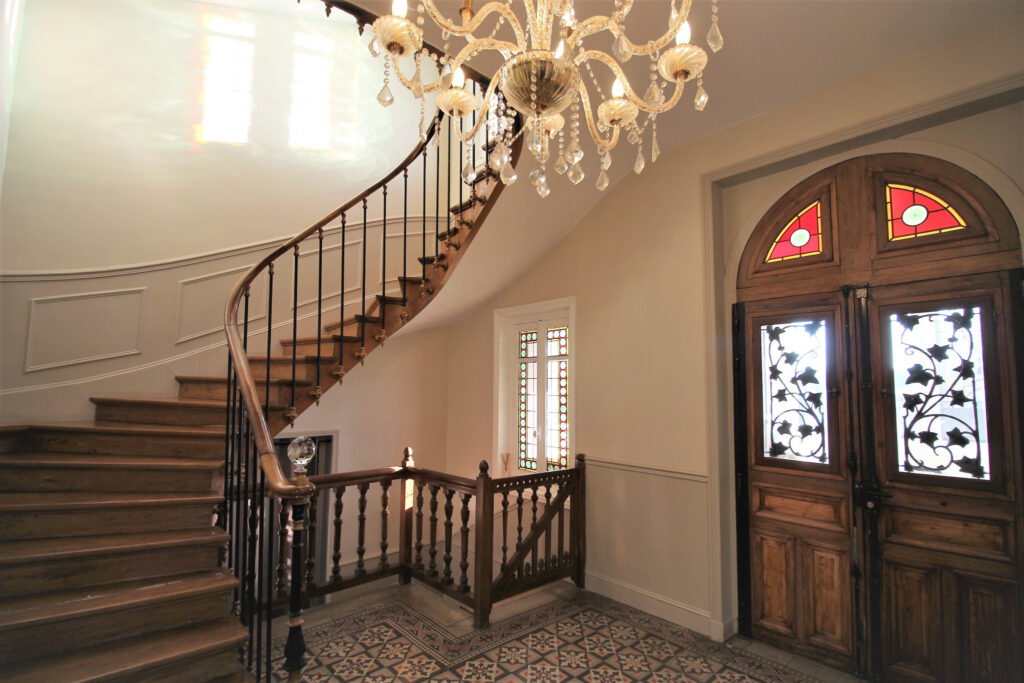  Magnifique Demeure Bord de Marne – 9 pièces – 5 chambres – 320 m²