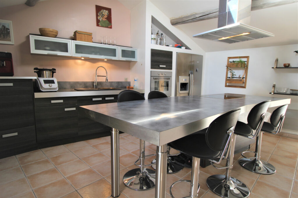 Superbe appartement de 94 m2 avec garage – 4 pièces – 2 chambres – 94 m²