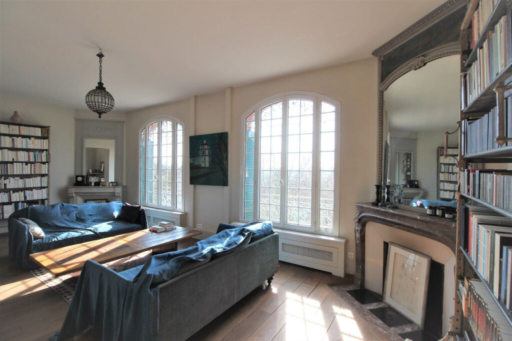 Magnifique Meulière pleine de charme vue Paris – 7 pièces – 5 chambres – 200 m²