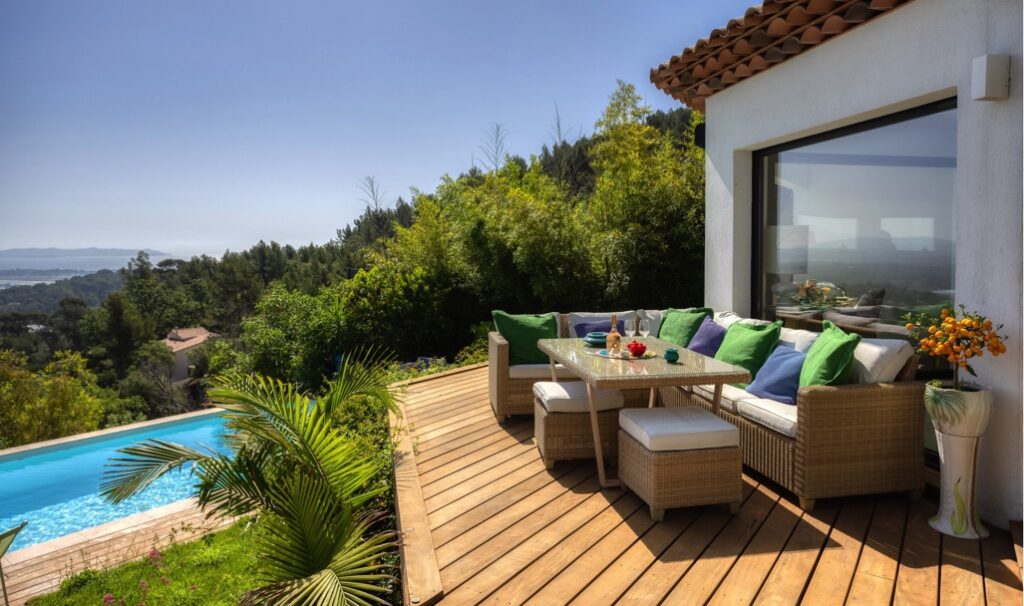 Villa Jade : Soleil levant sur les îles d’or – 3 chambres – 6 voyageurs – 150 m²