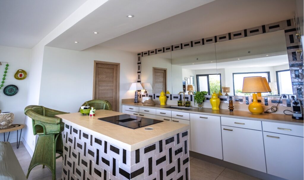 Villa Jade : Soleil levant sur les îles d’or – 3 chambres – 6 voyageurs – 150 m²