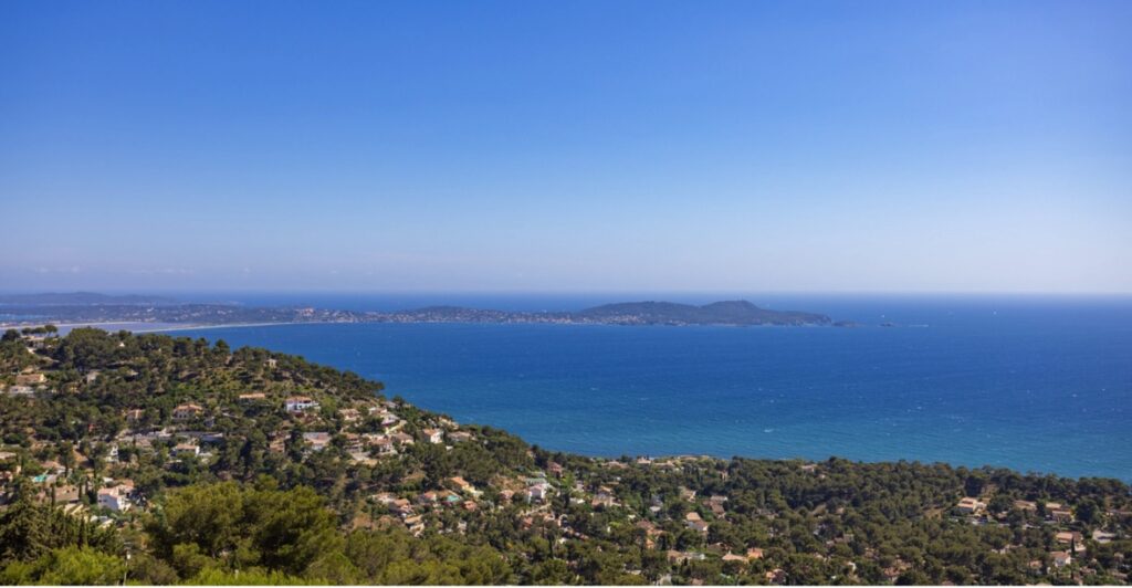 Villa Mounta : et si on prenait le temps de contempler la mer – 5 chambres – 10 voyageurs – 310 m²