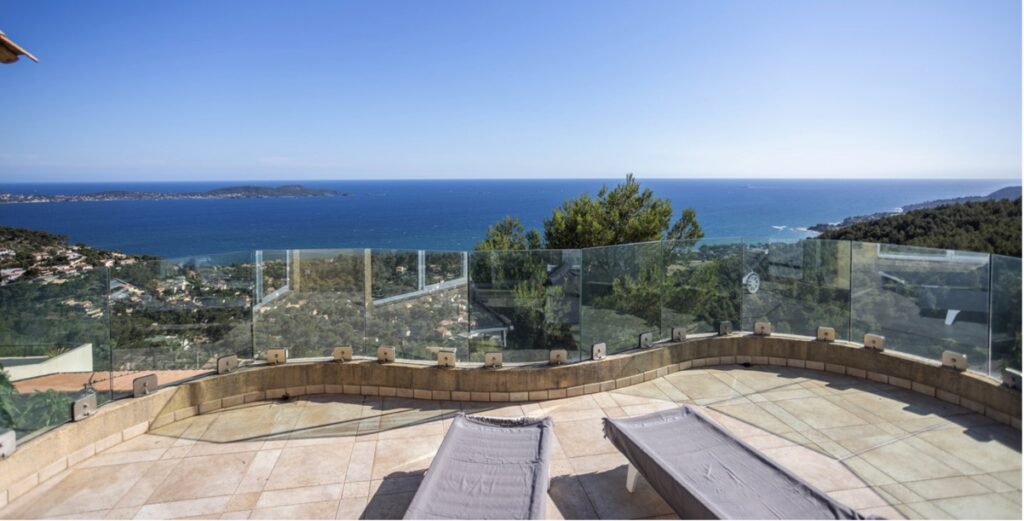 Villa Mounta : et si on prenait le temps de contempler la mer – 5 chambres – 10 voyageurs – 310 m²