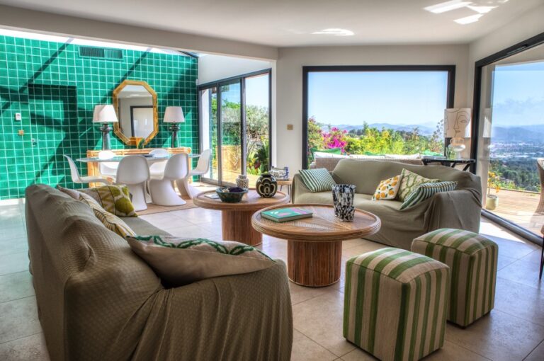 Villa Jade : Soleil levant sur les îles d’or – 3 chambres – 6 voyageurs – 150 m²