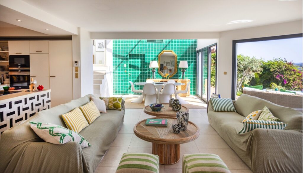 Villa Jade : Soleil levant sur les îles d’or – 3 chambres – 6 voyageurs – 150 m²