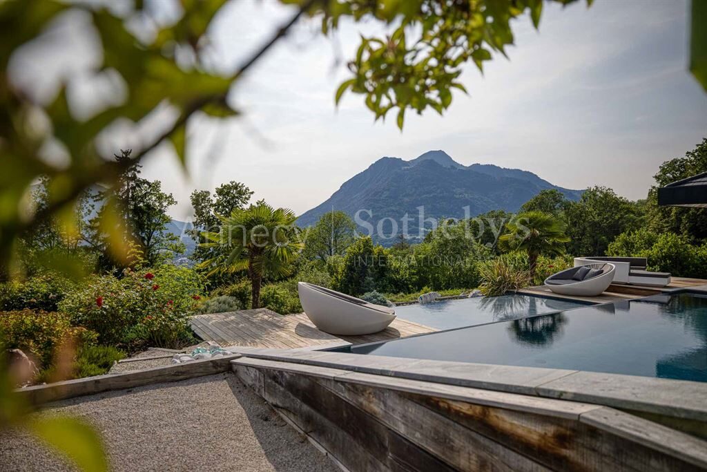 VILLA CONTEMPORAINE – 9 pièces – 4 chambres – 380 m²