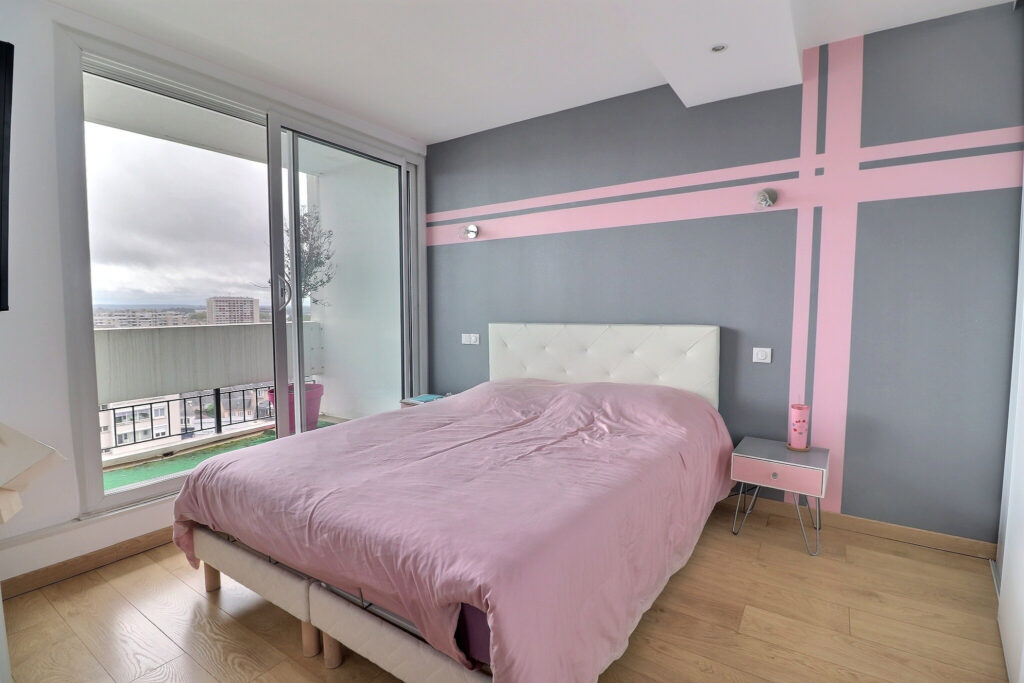 Appartement dernier étage avec terrasse Angers – 4 pièces – 3 chambres – 90 m²