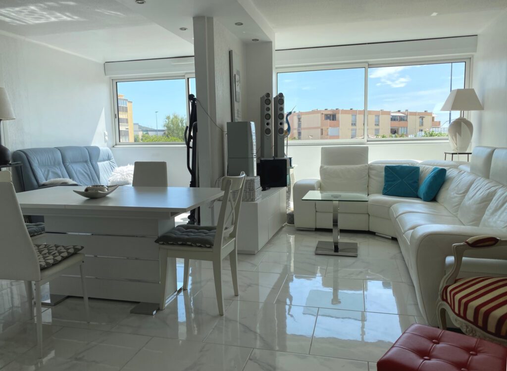 T5 vue étang rénové – 5 pièces – 4 chambres – 100 m²