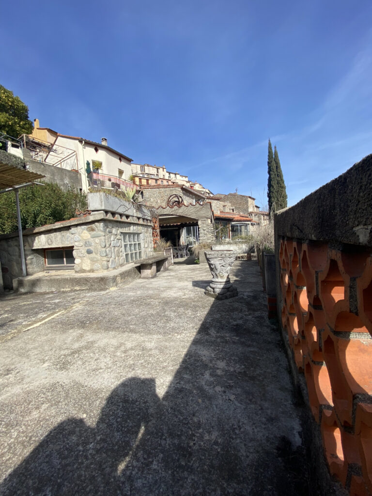 Au coeur du vallespir , dans un village de carractère, maiso – 8 pièces – 7 chambres – 300 m²