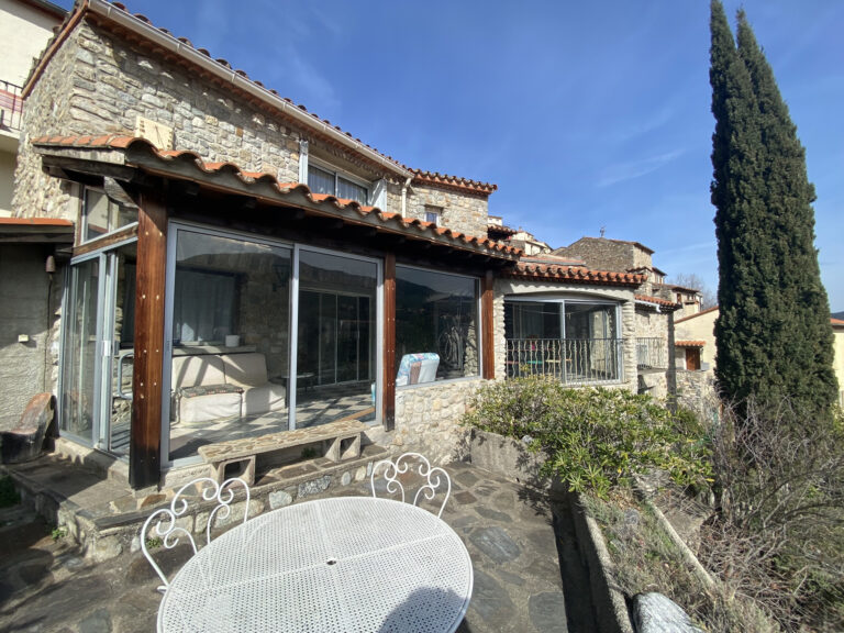 Au coeur du vallespir , dans un village de carractère, maiso – 8 pièces – 7 chambres – 300 m²