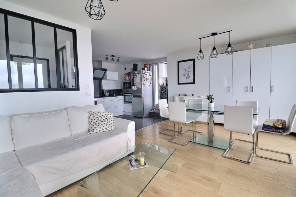 Appartement dernier étage avec terrasse Angers – 4 pièces – 3 chambres – 90 m²