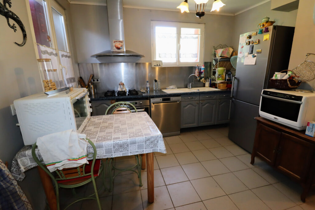 Grande Maison familiale à 5mn du village – 9 pièces – 5 chambres – 240 m²