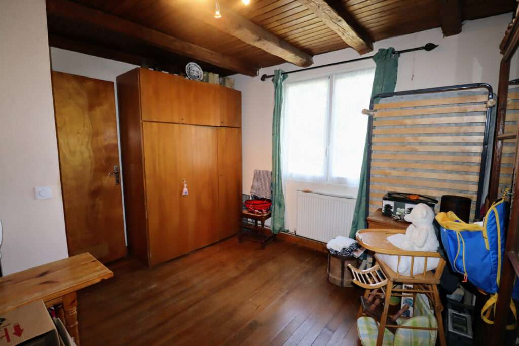 Grande Maison familiale à 5mn du village – 9 pièces – 5 chambres – 240 m²