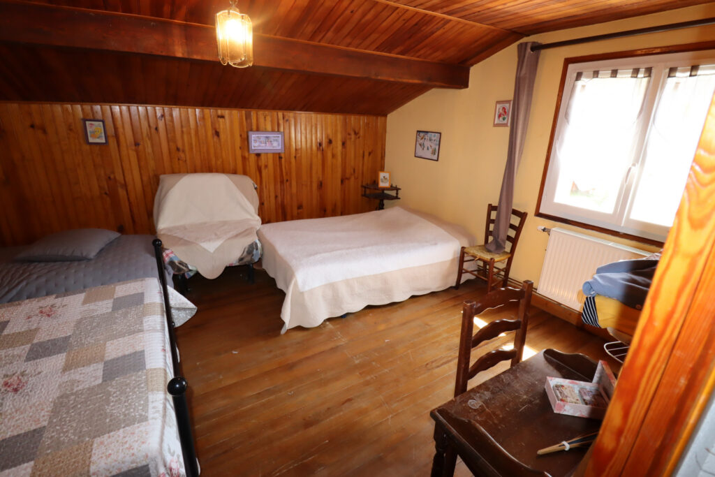 Grande Maison familiale à 5mn du village – 9 pièces – 5 chambres – 240 m²