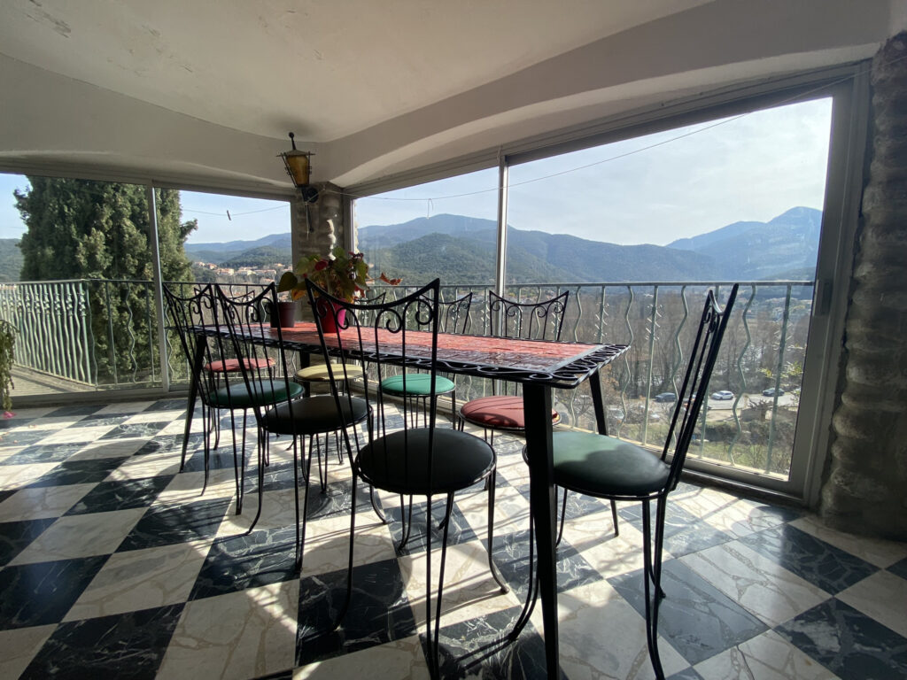 Au coeur du vallespir , dans un village de carractère, maiso – 8 pièces – 7 chambres – 300 m²