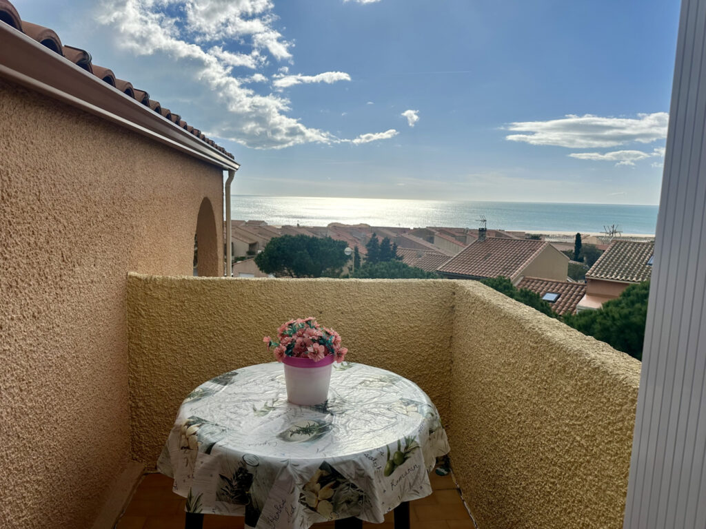 APPARTEMENT T2 VUE MER  – 2 pièces – 1 chambre – 23.4 m²
