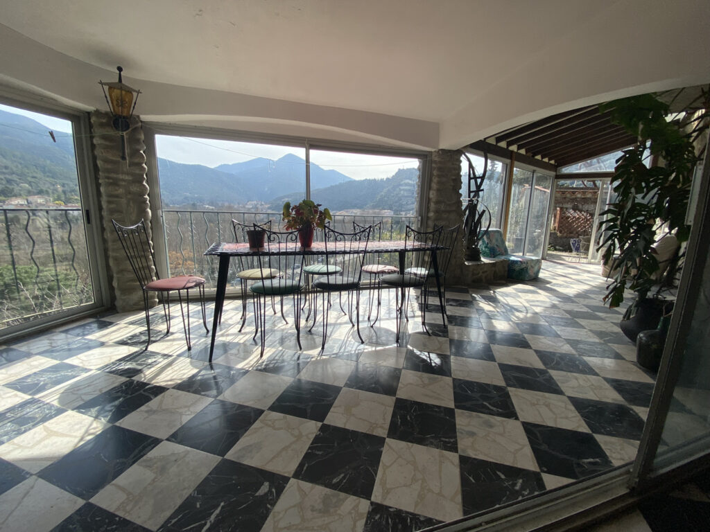 Au coeur du vallespir , dans un village de carractère, maiso – 8 pièces – 7 chambres – 300 m²