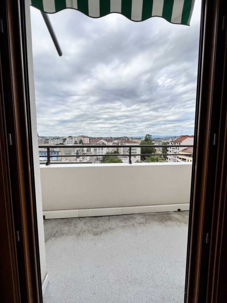 Rare T2 en étage élevé secteur Palais de justice, vue très d – 2 pièces – 1 chambre – 55.06 m²