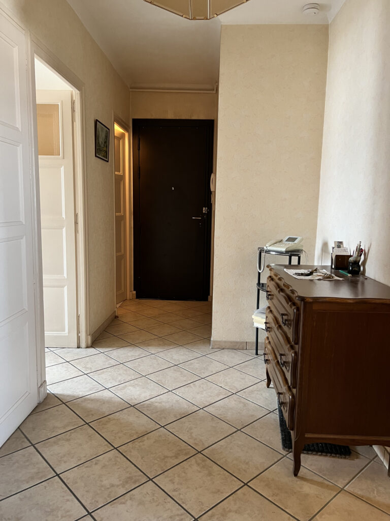 Rare T2 en étage élevé secteur Palais de justice, vue très d – 2 pièces – 1 chambre – 55.06 m²