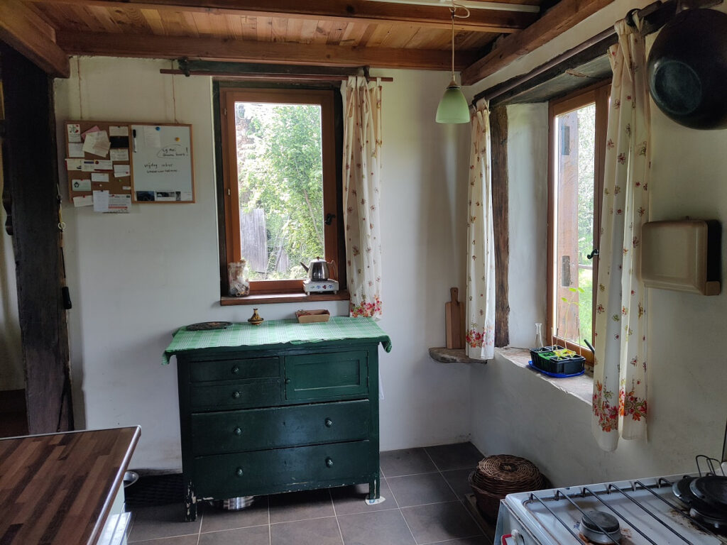 En exclusivité, Maison de charme avec belle vue dans un hame – 4 pièces – 2 chambres – 90 m²