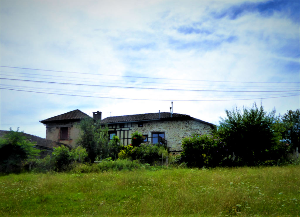 En exclusivité, Maison de charme avec belle vue dans un hame – 4 pièces – 2 chambres – 90 m²