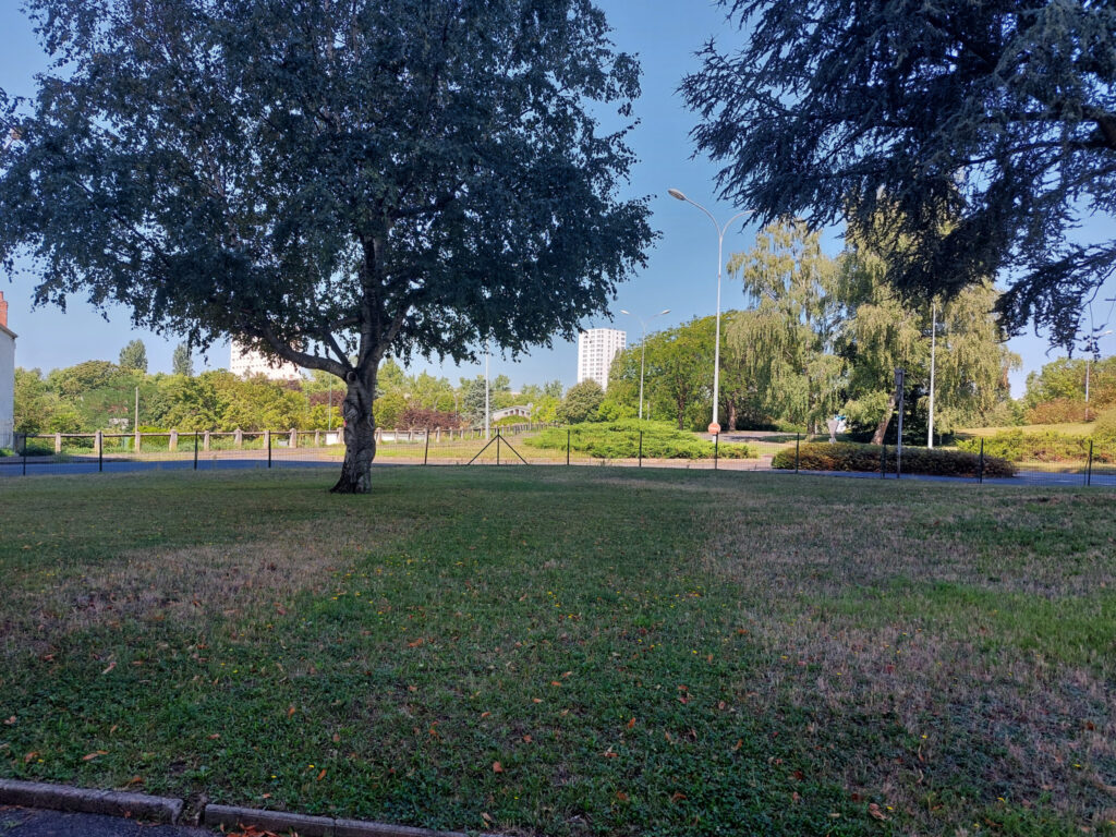 Appartement de 70 m2 au 9ème étage d’une belle résidence à V – 3 pièces – 2 chambres – 70 m²