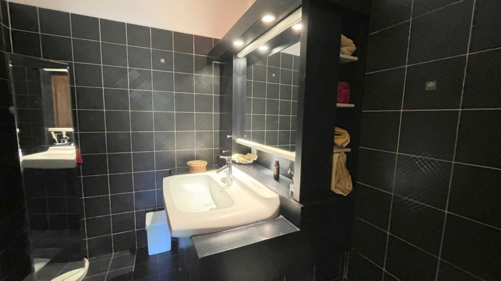 DREAM’ – PROPRIETE DE 1700 DE 305M2 HABITABLES AVEC PISCINE  – 8 pièces – 5 chambres – 304 m²