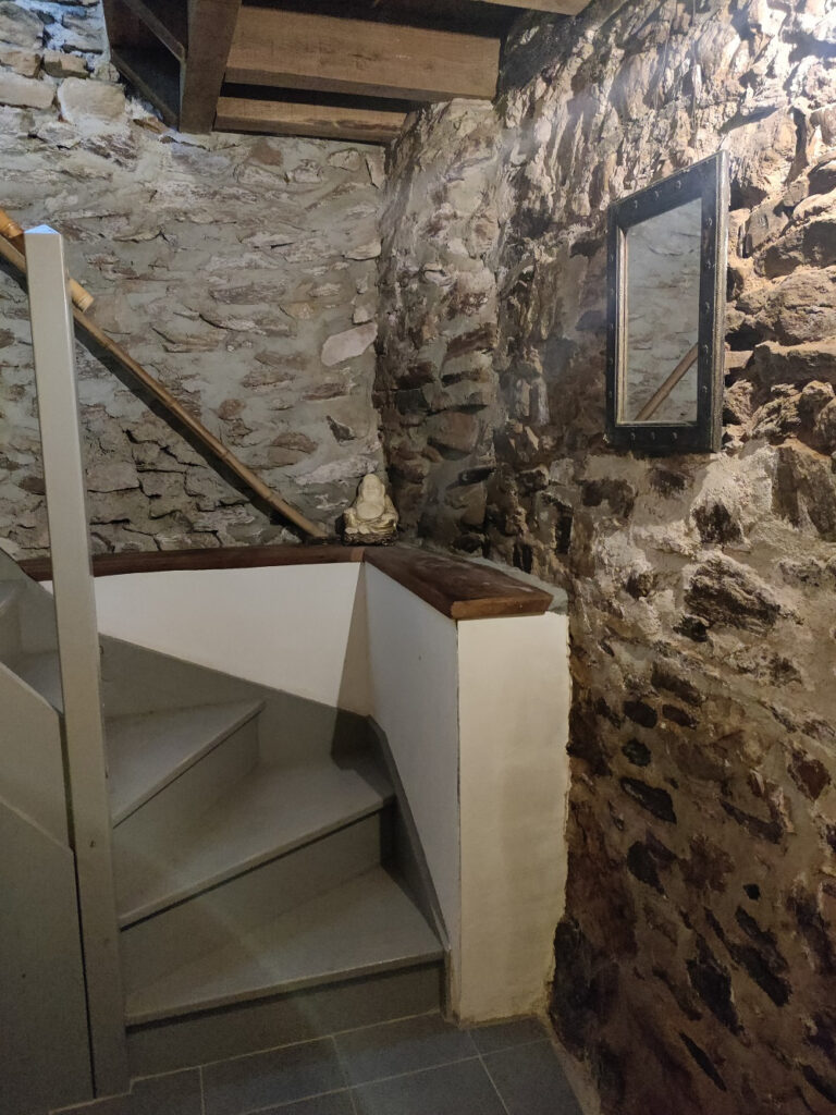 En exclusivité, Maison de charme avec belle vue dans un hame – 4 pièces – 2 chambres – 90 m²