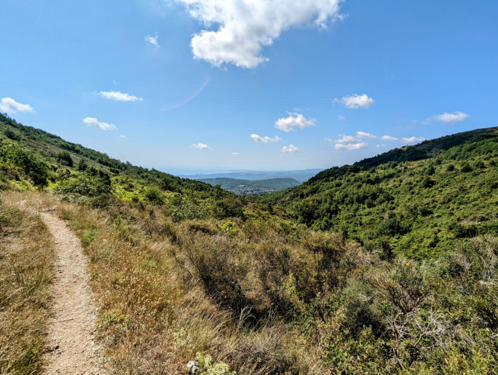 Terrain de 68490 m2 NON CONSTRUCTIBLE, Vence 06140 – NR pièces – NR chambres – 68490 m²