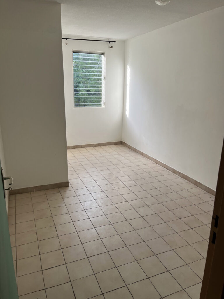 Schoelcher, Appartement T3 avec garage, dernier étage vue me – 3 pièces – 2 chambres – 70 m²