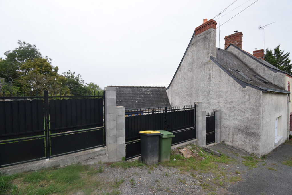 Maison St julien de vouvantes – 6 pièces – 3 chambres – 80 m²