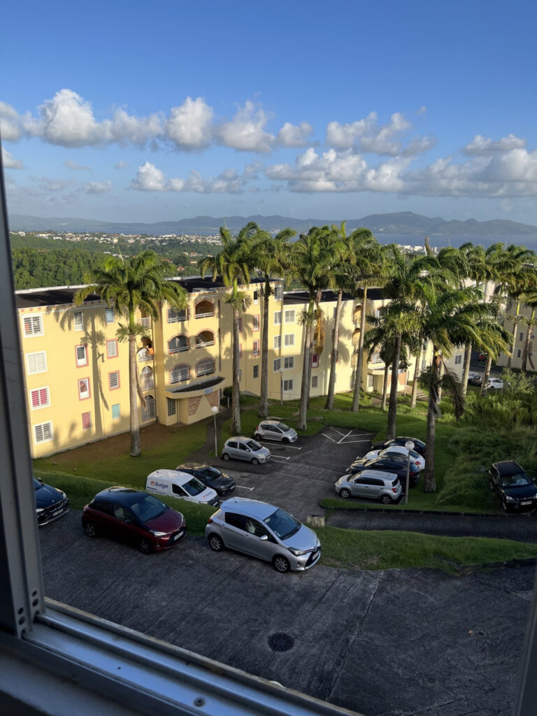 Schoelcher, Appartement T3 avec garage, dernier étage vue me – 3 pièces – 2 chambres – 70 m²