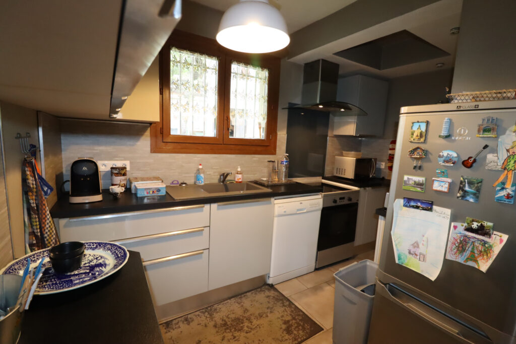 Très belle maison rénovée à proximité du village – 8 pièces – 5 chambres – 175 m²