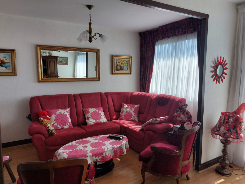 Appartement de 70 m2 au 9ème étage d’une belle résidence à V – 3 pièces – 2 chambres – 70 m²