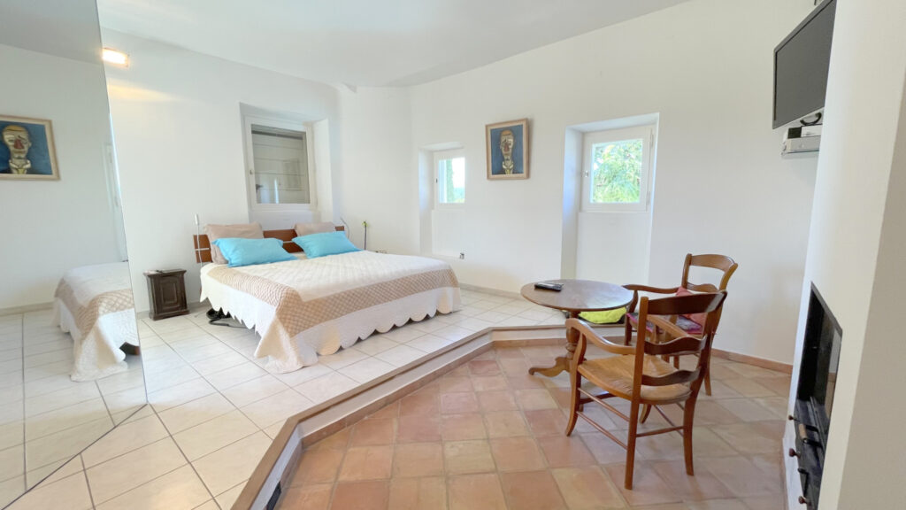 DREAM’ – PROPRIETE DE 1700 DE 305M2 HABITABLES AVEC PISCINE  – 8 pièces – 5 chambres – 304 m²