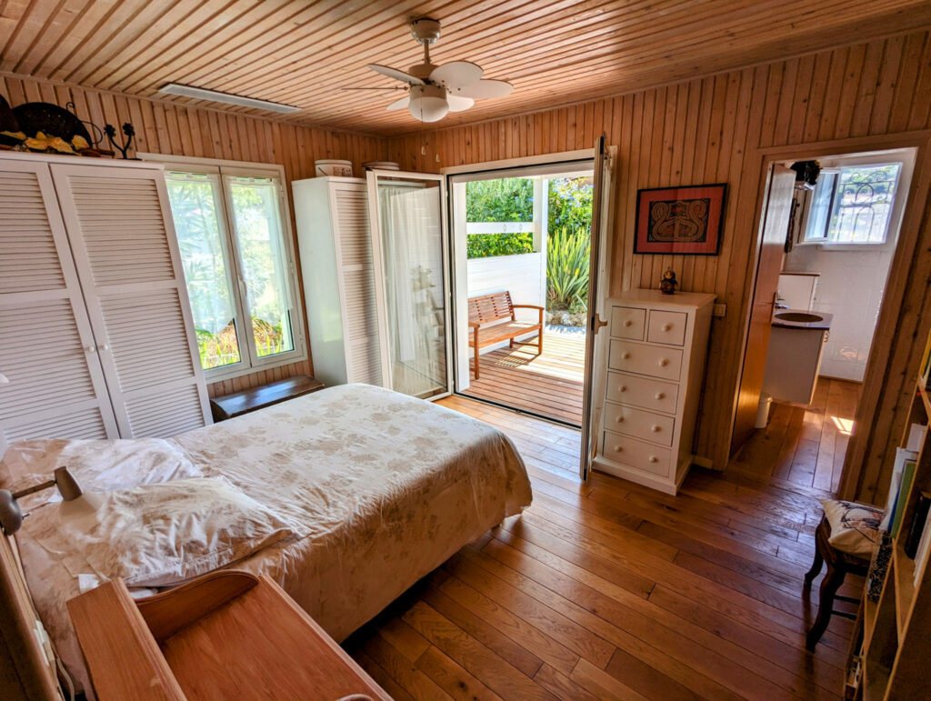 Au sud de Vence, maison de 145 m2 avec piscine en vente avec – 4 pièces – 2 chambres – 145.52 m²