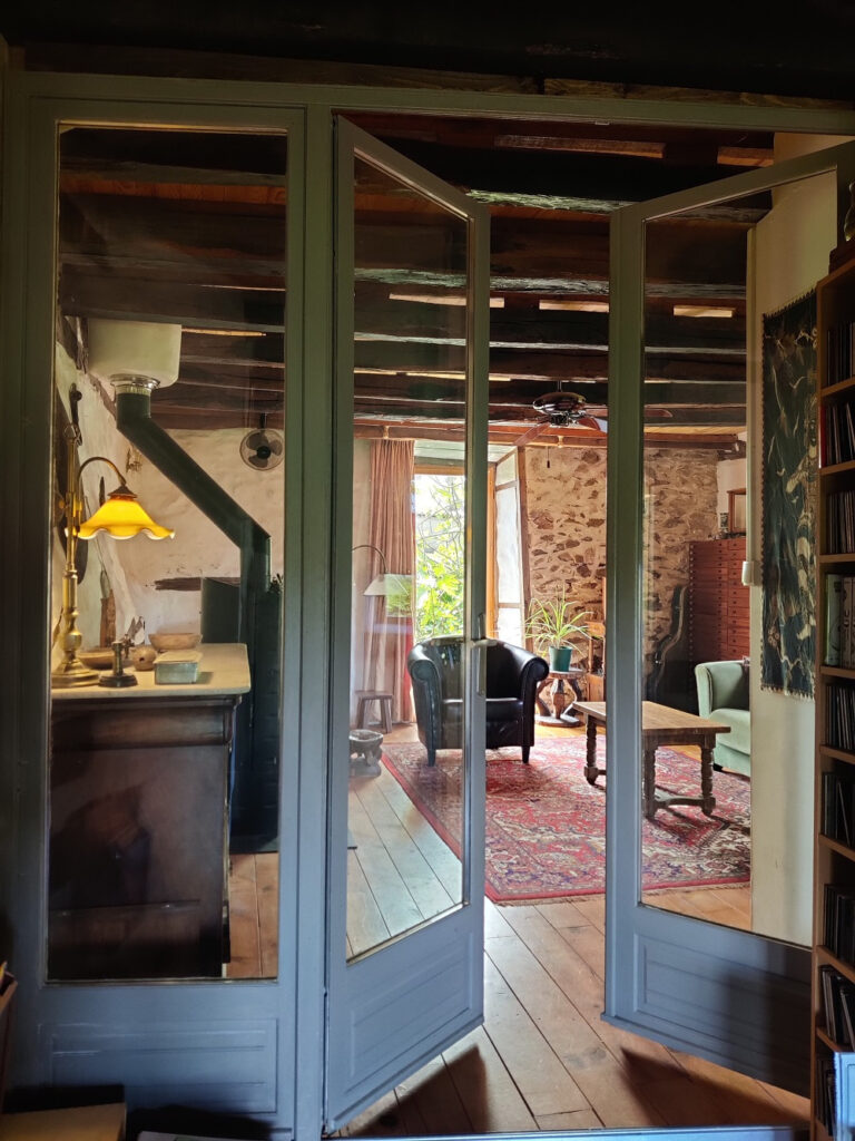 En exclusivité, Maison de charme avec belle vue dans un hame – 4 pièces – 2 chambres – 90 m²