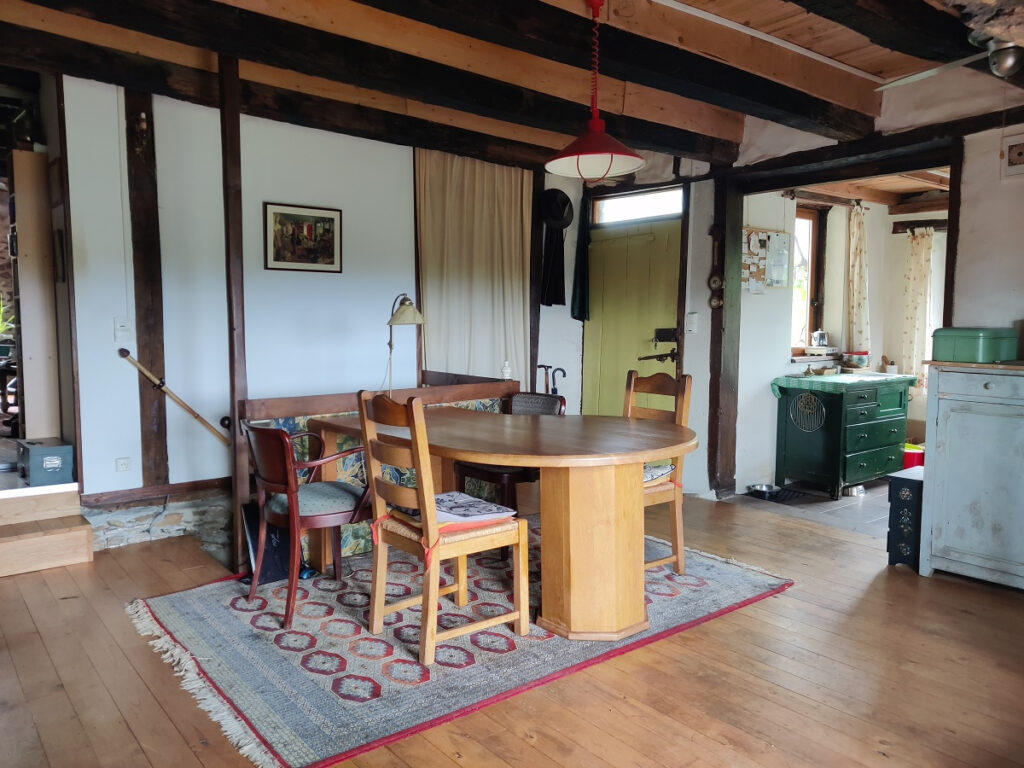 En exclusivité, Maison de charme avec belle vue dans un hame – 4 pièces – 2 chambres – 90 m²