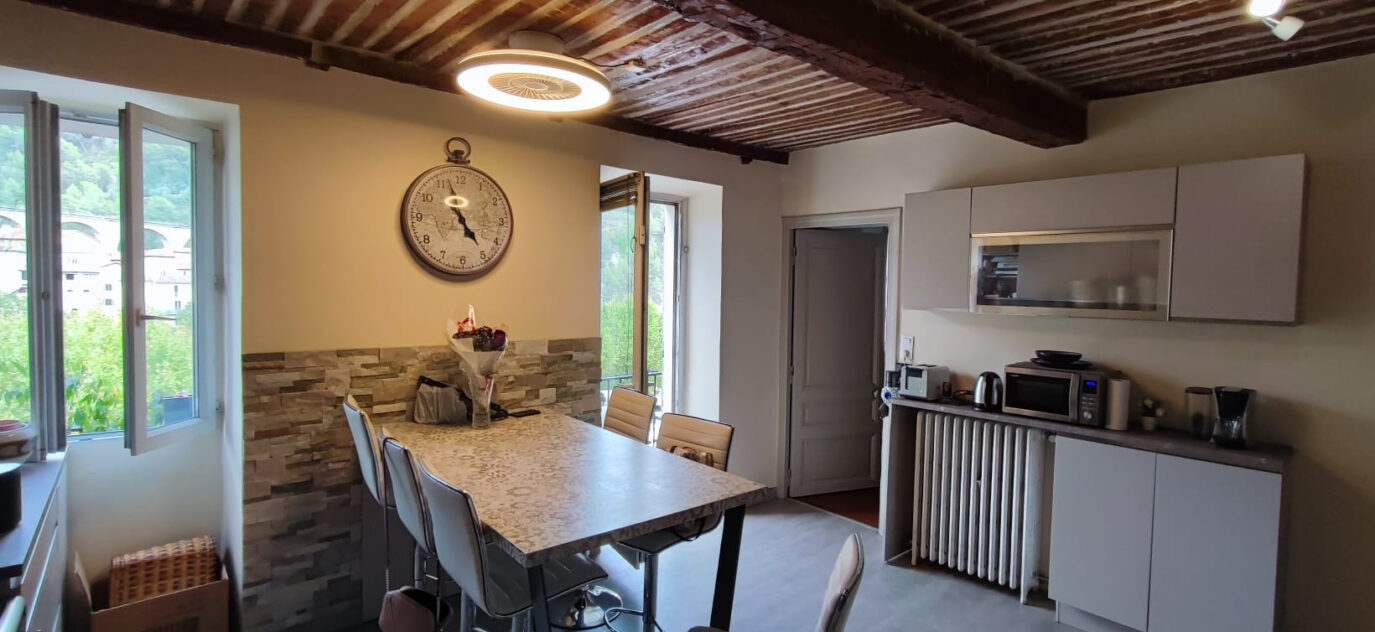 Grande maison de village à vendre à L’Escarène – 5 pièces – 4 chambres – 130 m²
