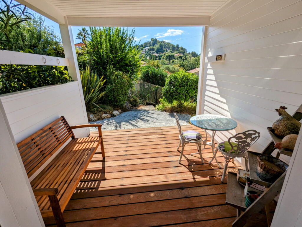 Au sud de Vence, maison de 145 m2 avec piscine en vente avec – 4 pièces – 2 chambres – 145.52 m²