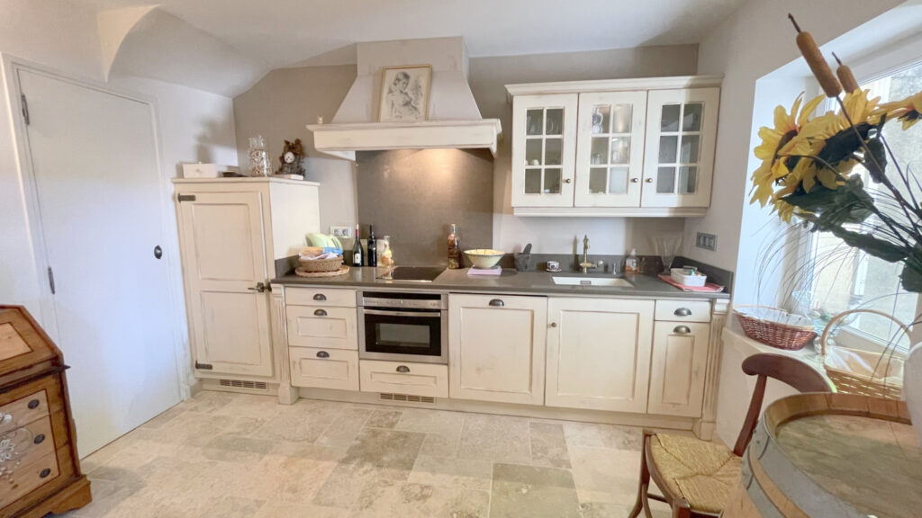 DREAM’ – PROPRIETE DE 1700 DE 305M2 HABITABLES AVEC PISCINE  – 8 pièces – 5 chambres – 304 m²