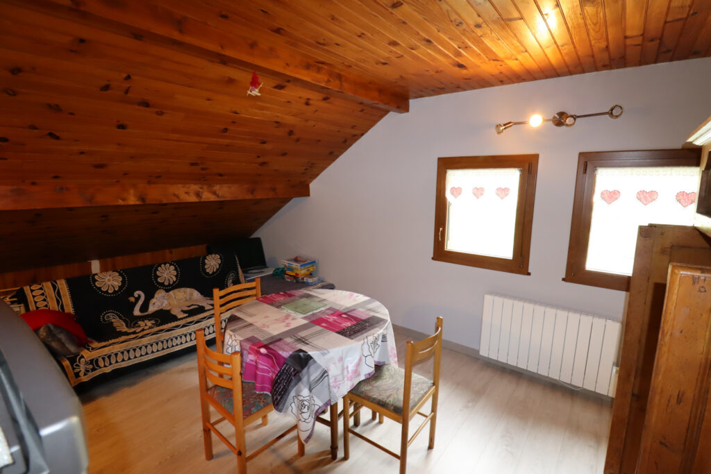 Très belle maison rénovée à proximité du village – 8 pièces – 5 chambres – 175 m²