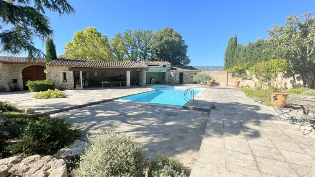 DREAM’ – PROPRIETE DE 1700 DE 305M2 HABITABLES AVEC PISCINE  – 8 pièces – 5 chambres – 304 m²