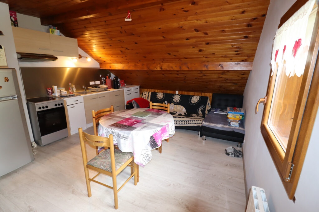 Très belle maison rénovée à proximité du village – 8 pièces – 5 chambres – 175 m²