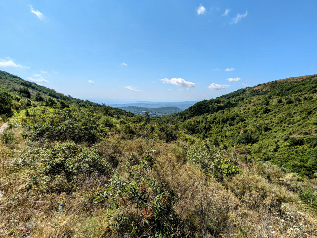 Terrain de 68490 m2 NON CONSTRUCTIBLE, Vence 06140 – NR pièces – NR chambres – 68490 m²