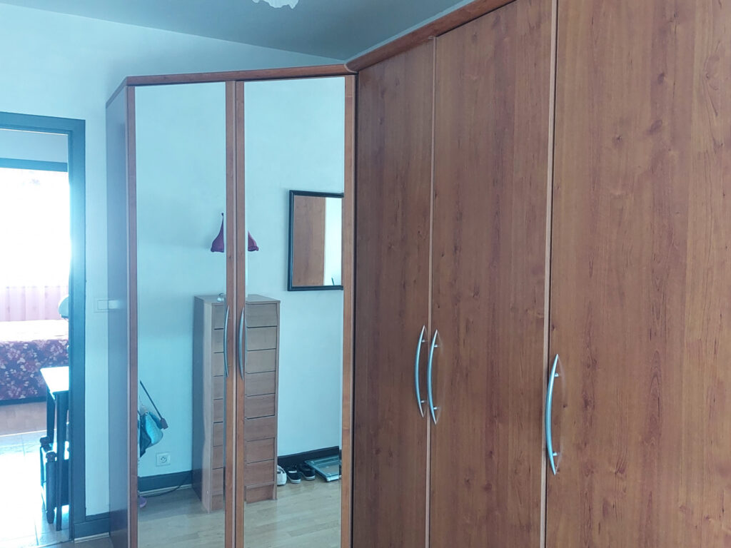 Appartement de 70 m2 au 9ème étage d’une belle résidence à V – 3 pièces – 2 chambres – 70 m²