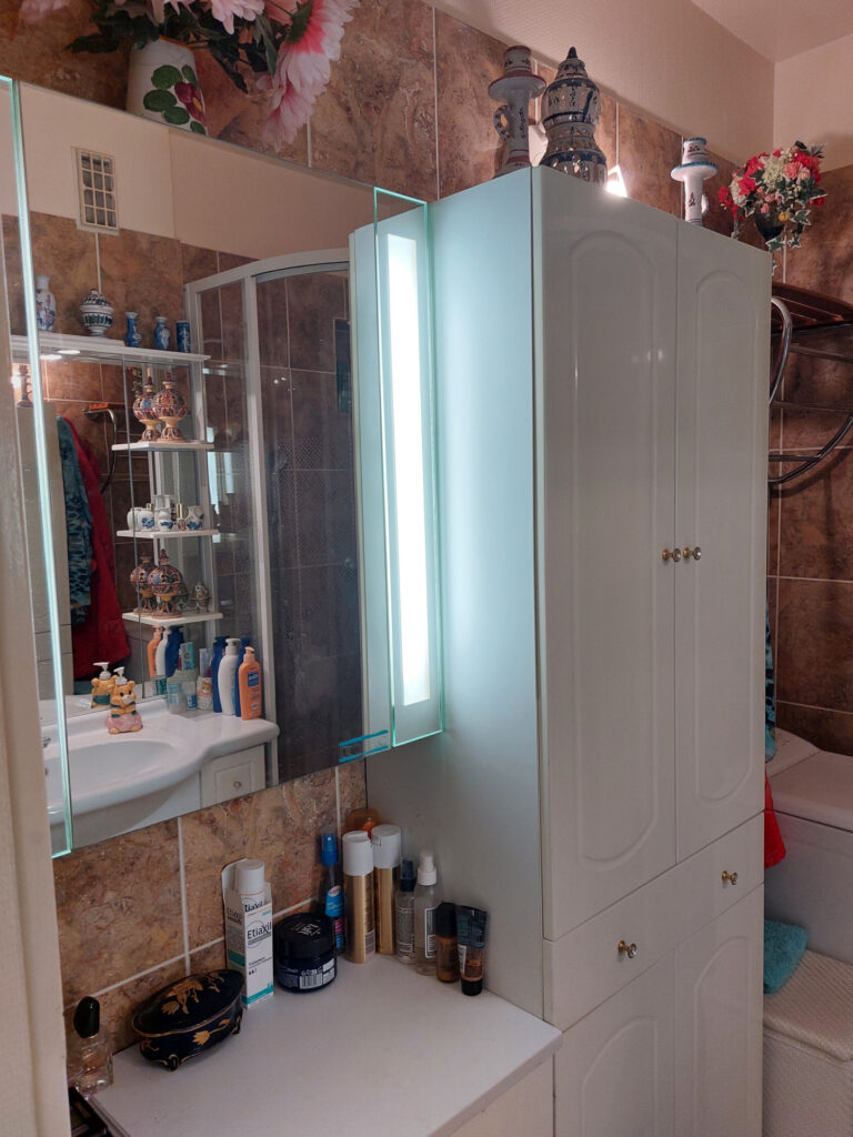 Appartement de 70 m2 au 9ème étage d’une belle résidence à V – 3 pièces – 2 chambres – 70 m²