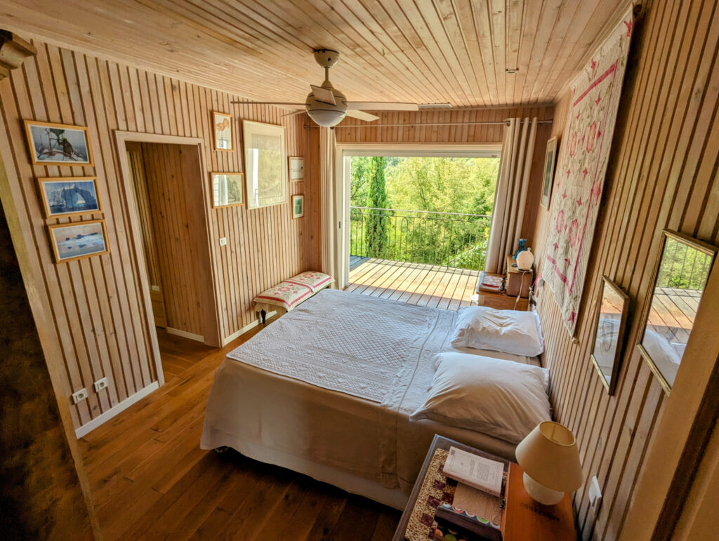 Au sud de Vence, maison de 145 m2 avec piscine en vente avec – 4 pièces – 2 chambres – 145.52 m²