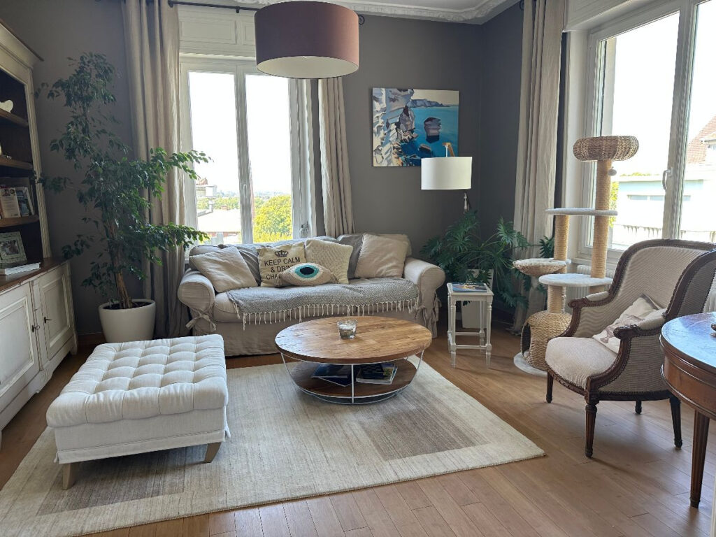 DUPLEX de STANDING dans une MAISON BOURGEOISE – QUARTIER REB – 7 pièces – 4 chambres – 151 m²